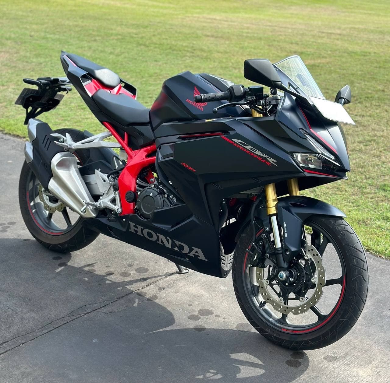 Honda CBR 250 ABS  2023